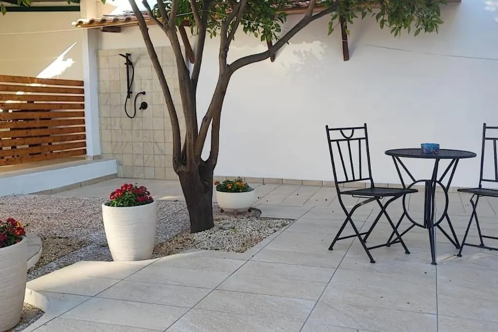 Casa Con Giardino Villa Quartu Sant'Elena 0*,
